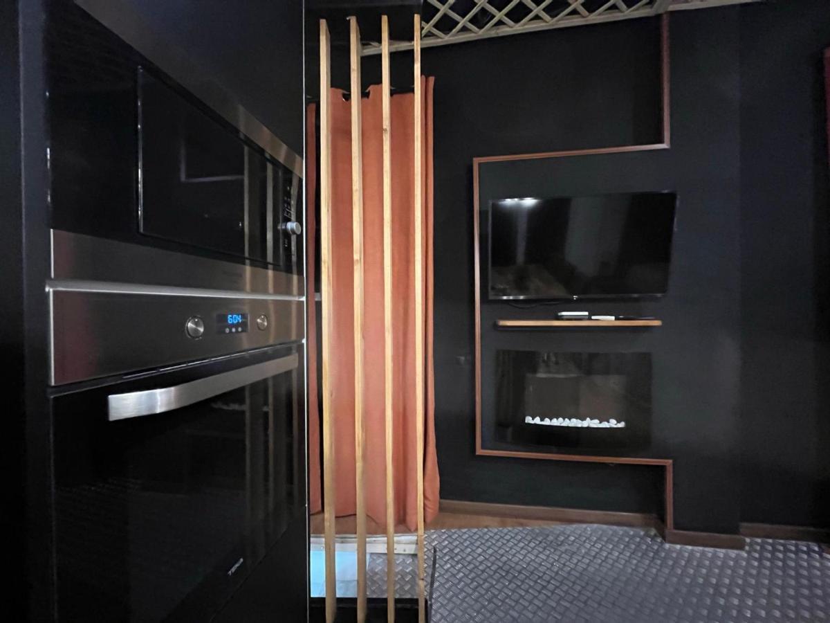 Chic4 Luxury Gran Via Apartment Madrid Exterior photo